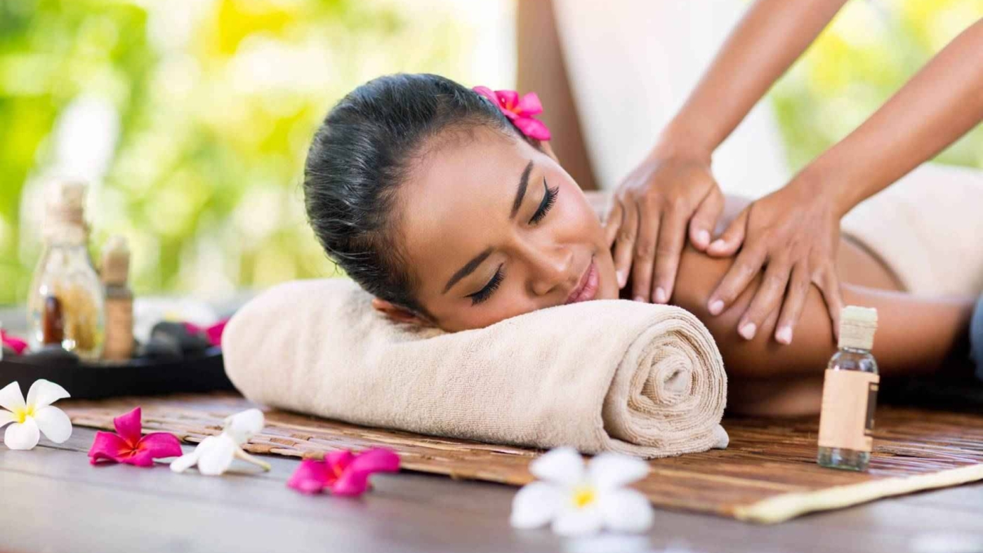 7 Health Benefits of Regular Massage Spa Visits